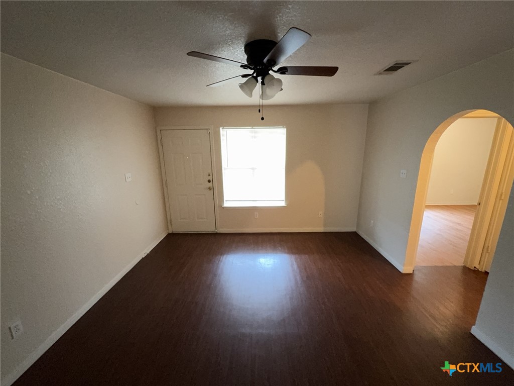 1407 Dugger Circle C Property Photo 3