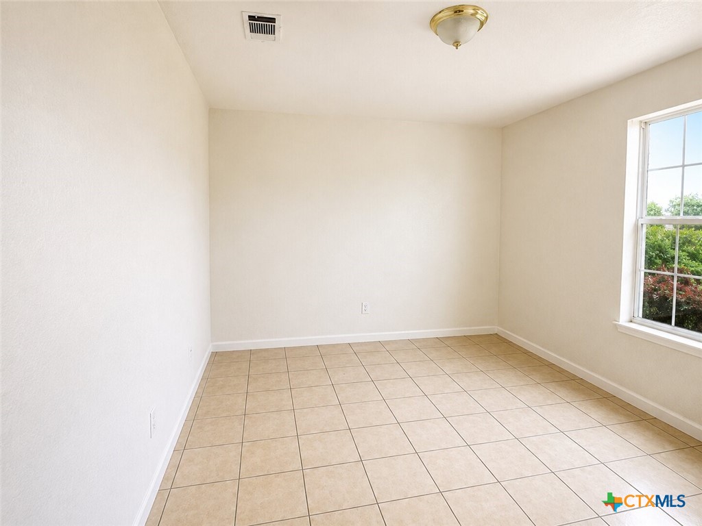 1405 Dugger Circle A Property Photo 7