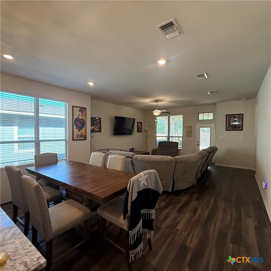 5067 Dickinson Loop Property Photo 4