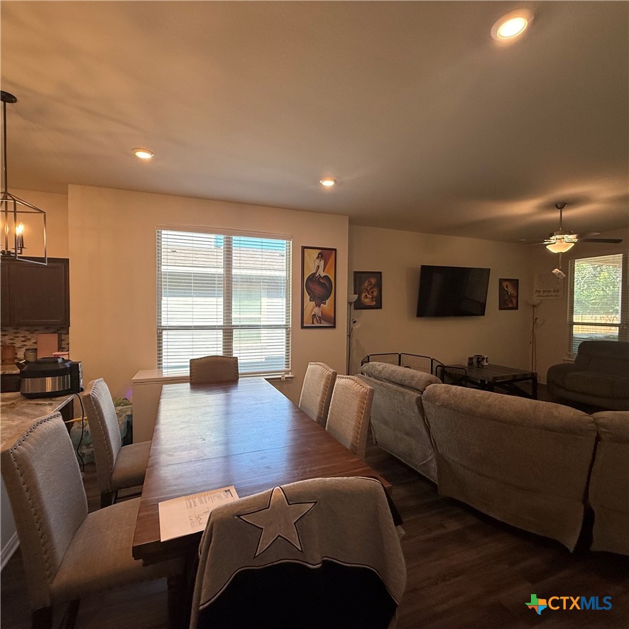 5067 Dickinson Loop Property Photo 8