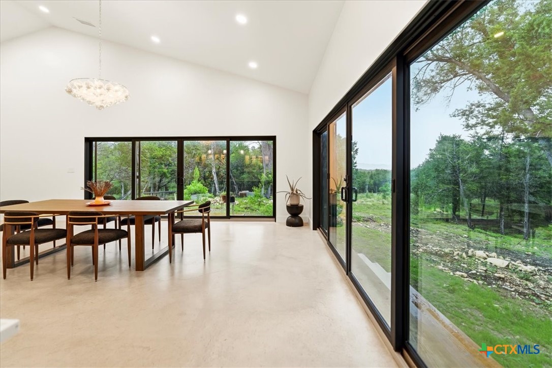 1550 Montell Road Property Photo 18