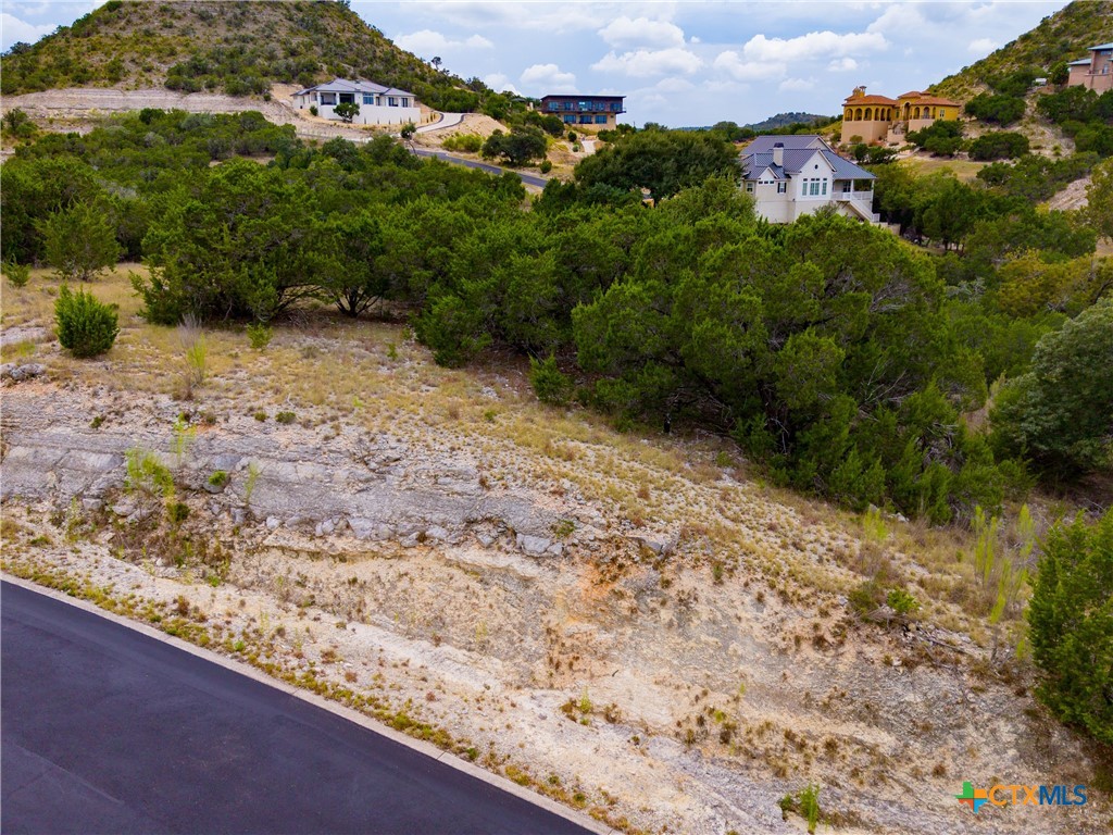 1015 Thunderbolt Road Property Photo 7