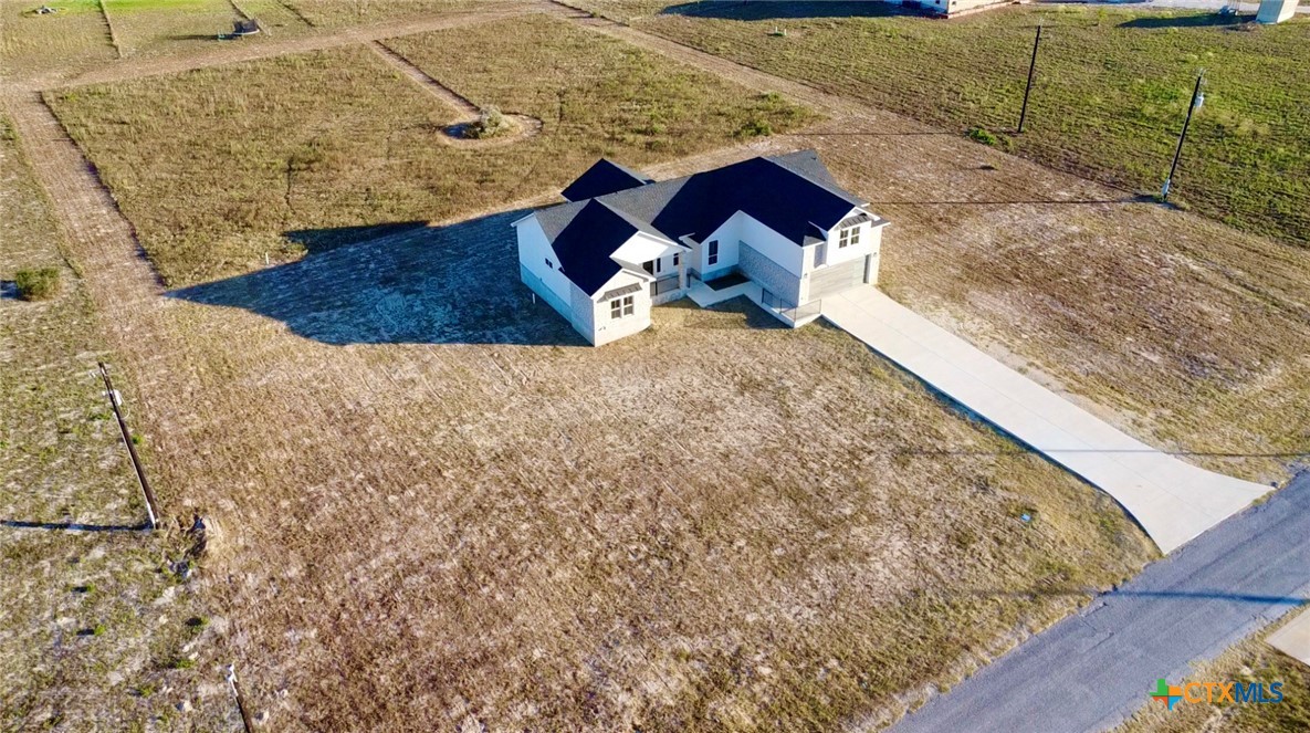 197 Lakeview Circle Property Photo 6