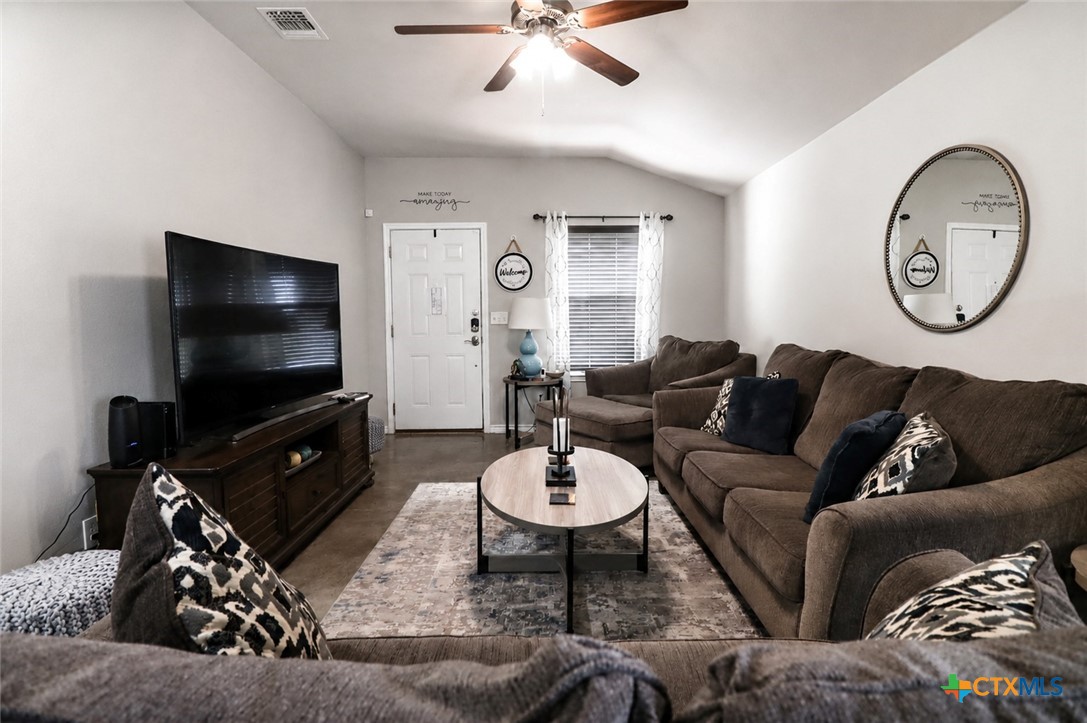 300 Lowes Boulevard A Property Photo 3