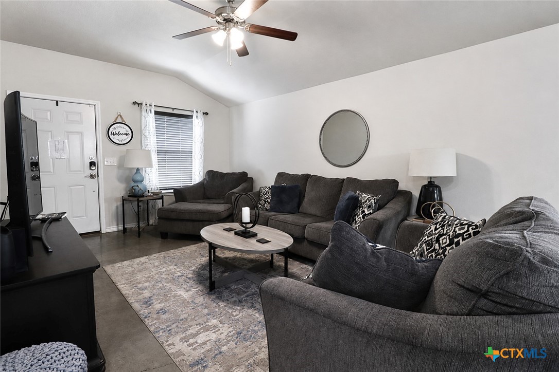 300 Lowes Boulevard A Property Photo 5