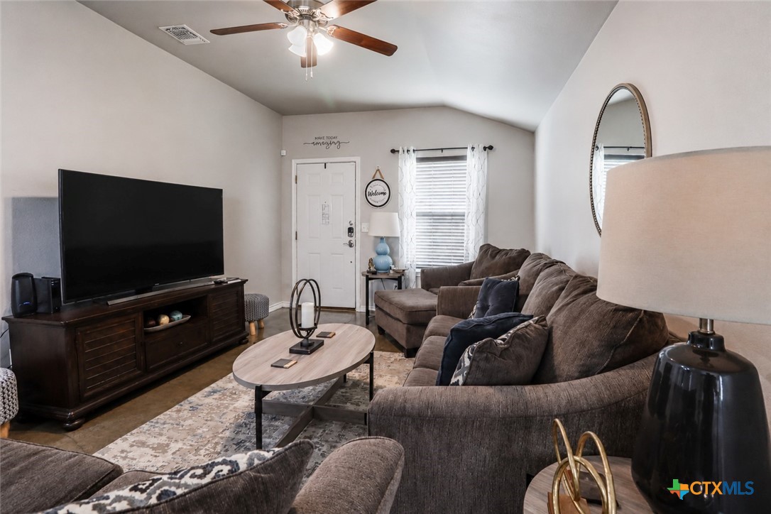 300 Lowes Boulevard A Property Photo 6