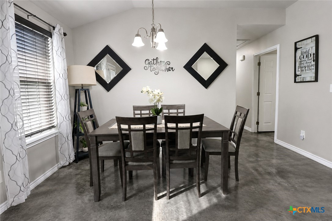 300 Lowes Boulevard A Property Photo 8