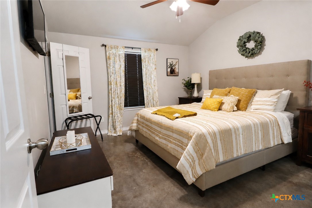 300 Lowes Boulevard A Property Photo 18