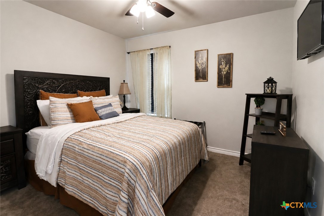 300 Lowes Boulevard A Property Photo 28