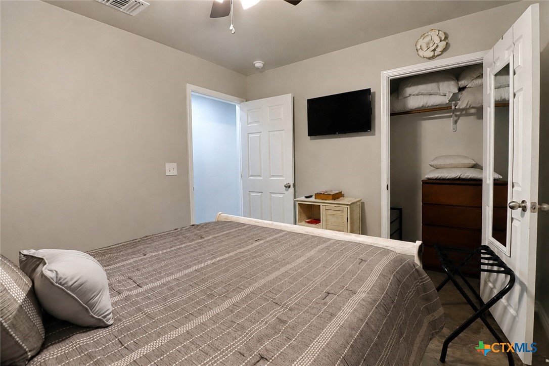 300 Lowes Boulevard A Property Photo 29