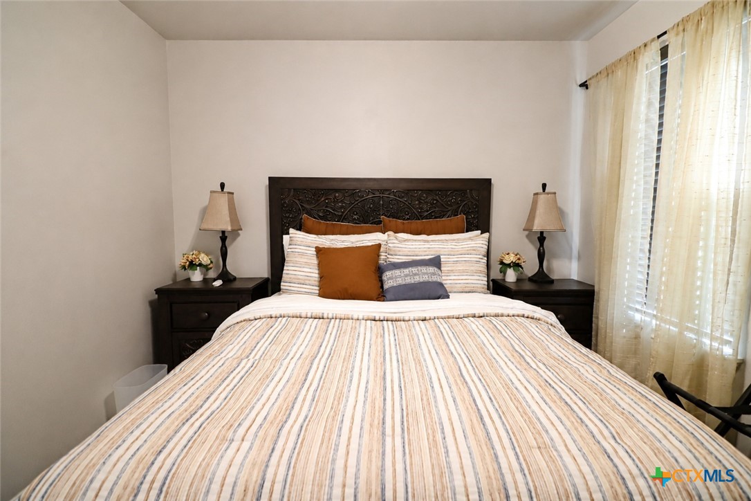 300 Lowes Boulevard A Property Photo 30