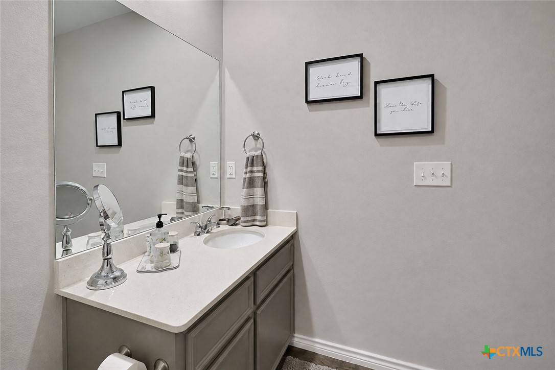 300 Lowes Boulevard A Property Photo 31