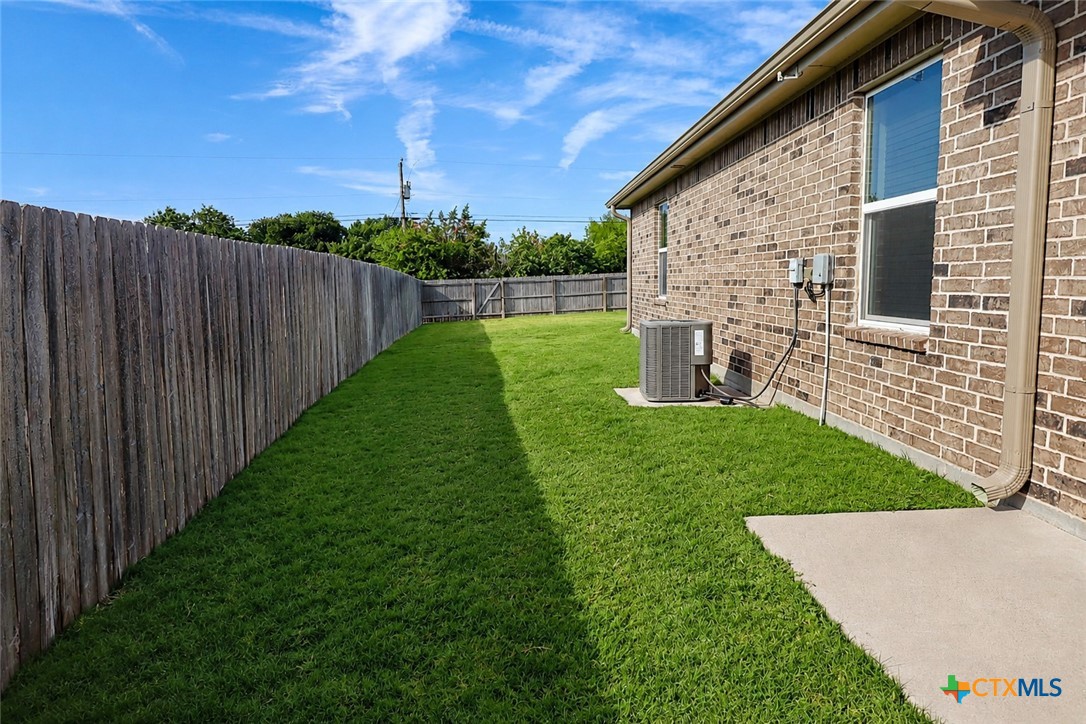 300 Lowes Boulevard A Property Photo 35