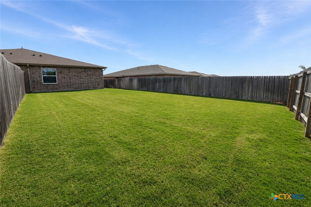 300 Lowes Boulevard A Property Photo 37