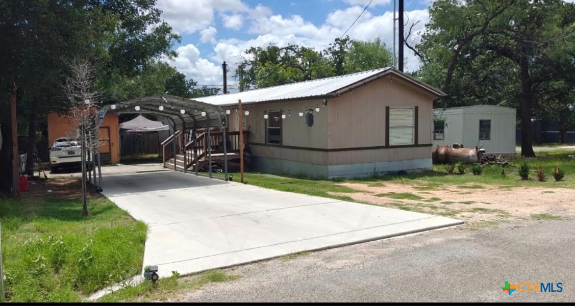 703 Fir Lane Property Photo 1