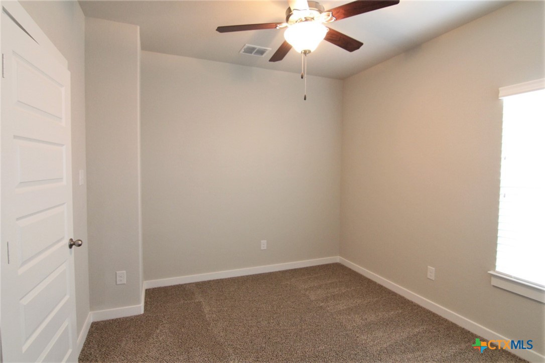 310 Creekside Curve Property Photo 8