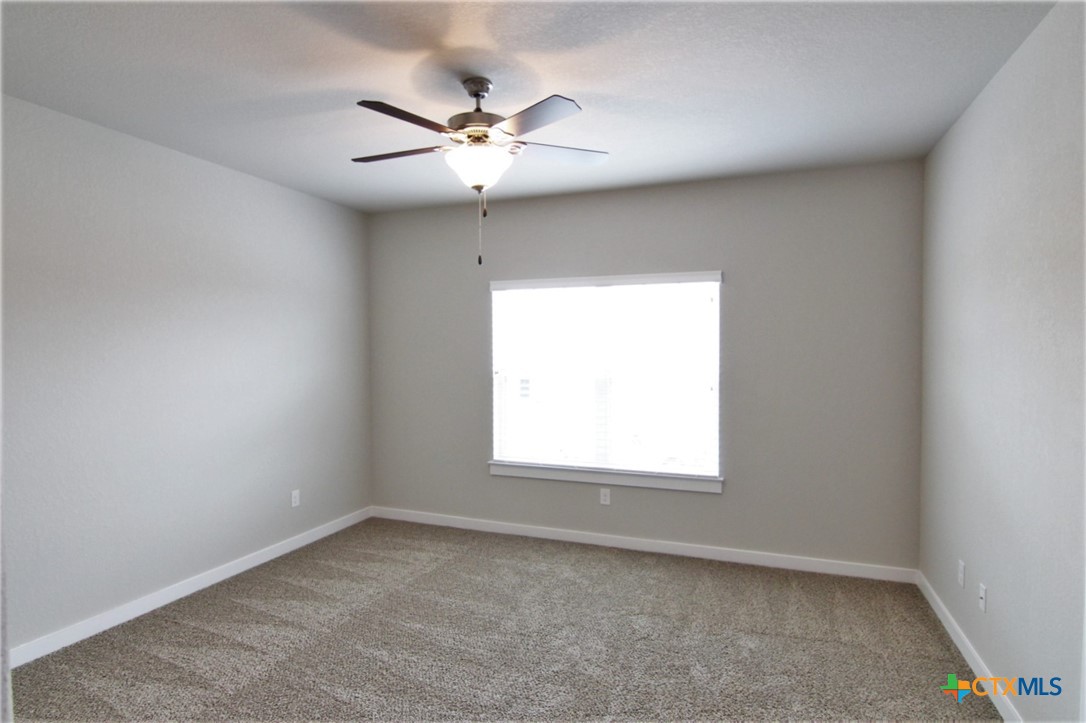 310 Creekside Curve Property Photo 10