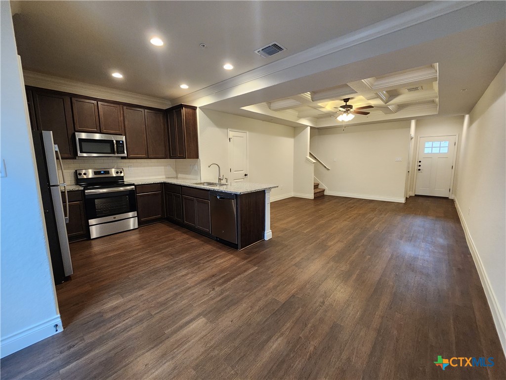 338 Untermaier Drive Property Photo 6