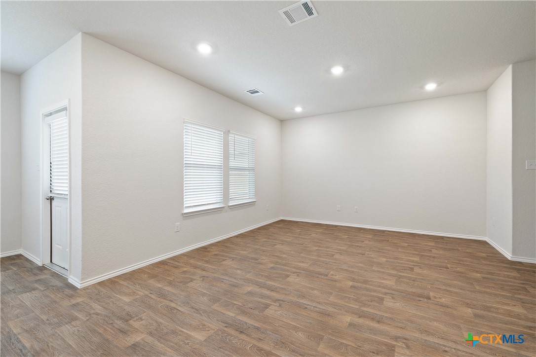 2861 Brogan Creek Property Photo 6