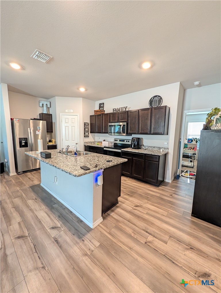 1173 Ottoman Loop Property Photo 3