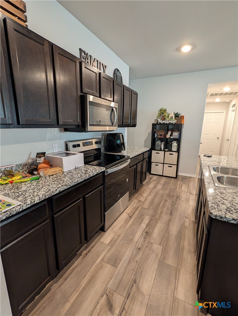 1173 Ottoman Loop Property Photo 5