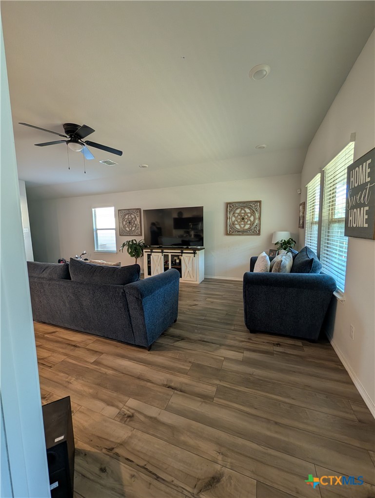 1173 Ottoman Loop Property Photo 6