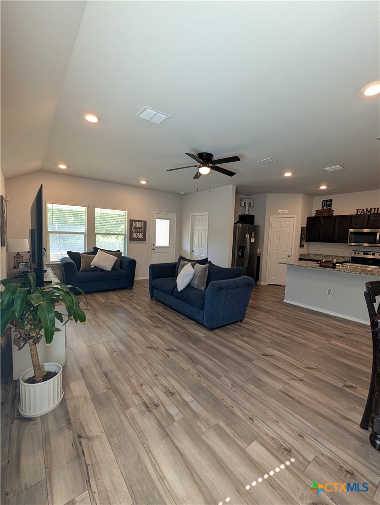 1173 Ottoman Loop Property Photo 15