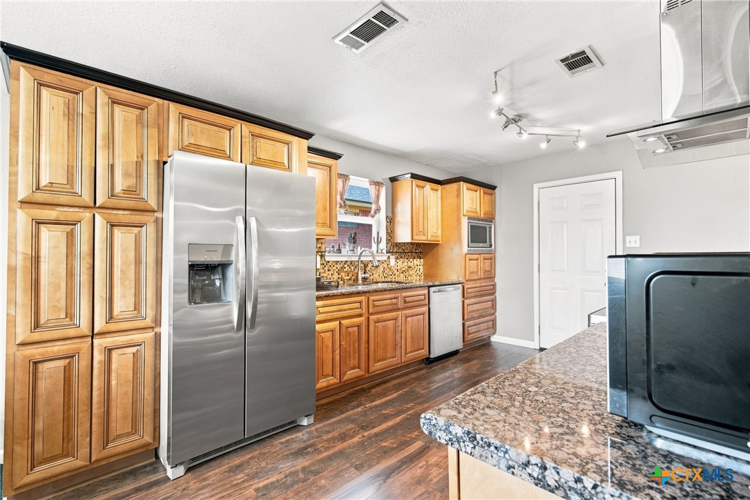 3504 Beagle Court Property Photo 13