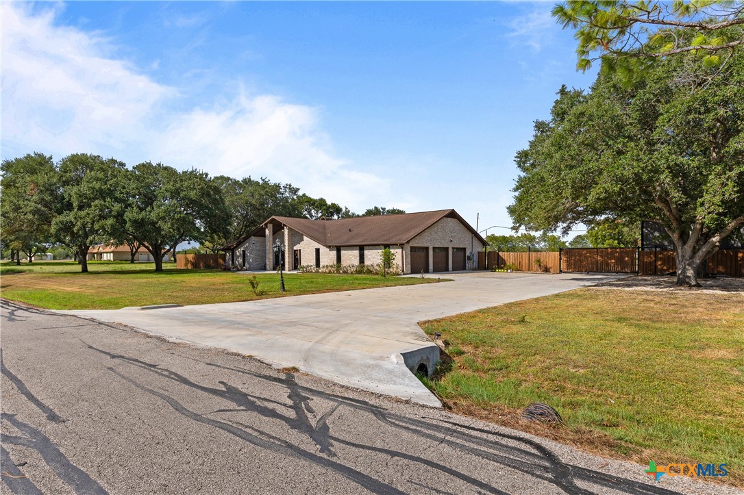 1107 Fairlane Drive Property Photo 4