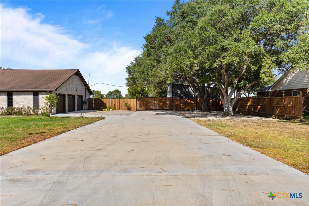 1107 Fairlane Drive Property Photo 5