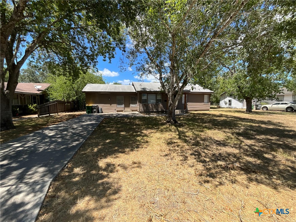 1004 Lawndale Avenue Property Photo 2