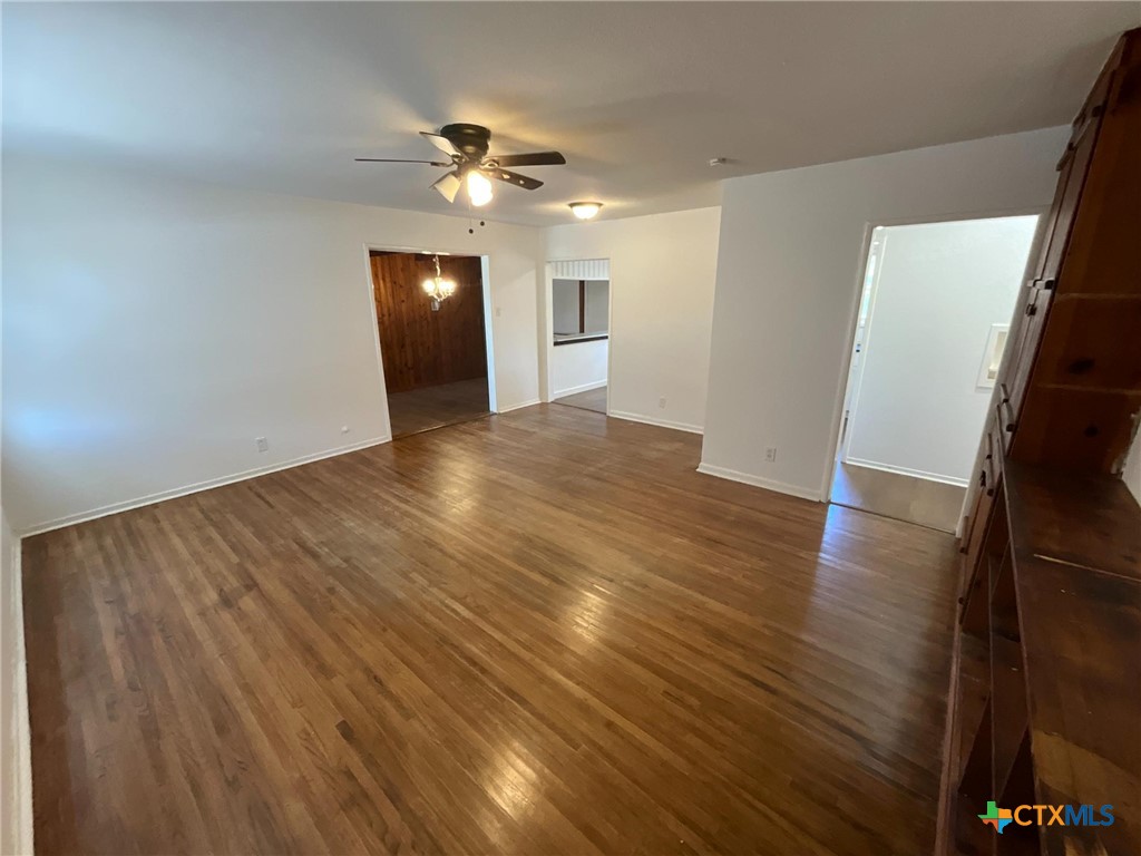 1004 Lawndale Avenue Property Photo 3