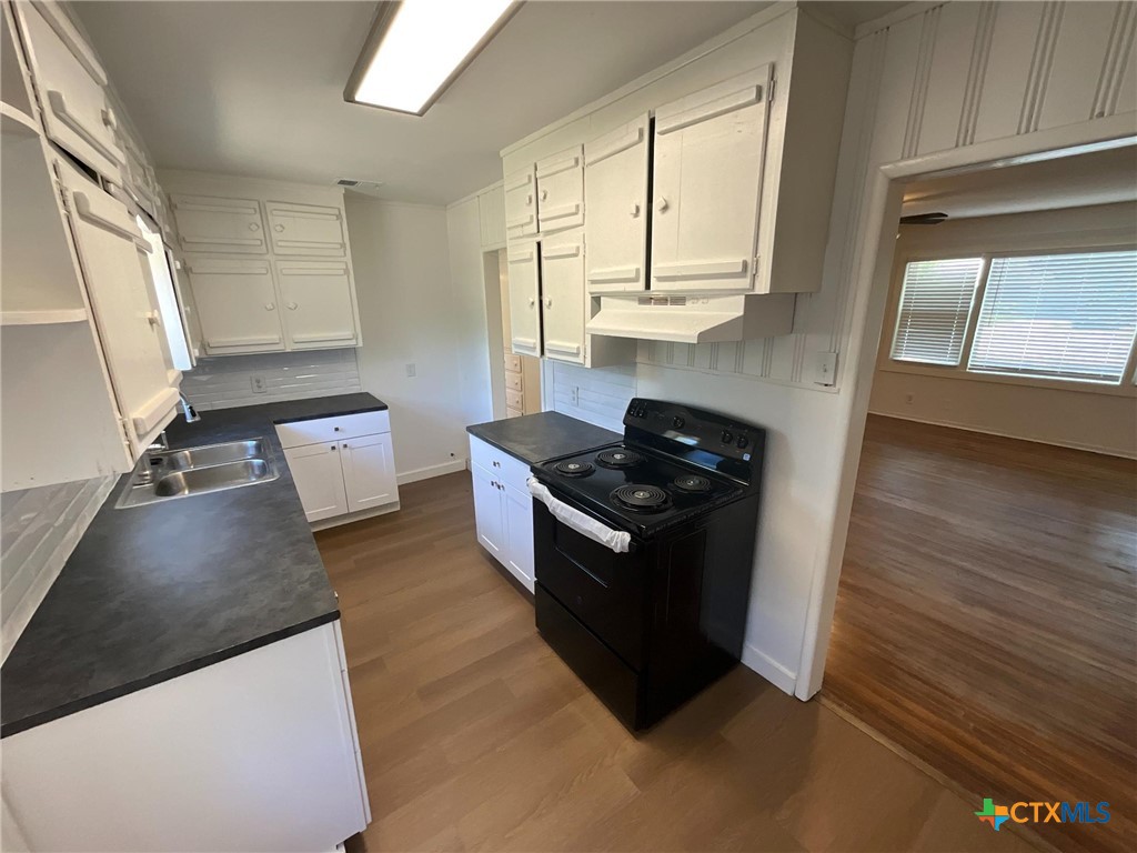 1004 Lawndale Avenue Property Photo 4