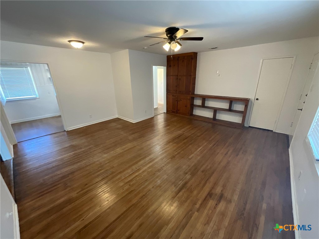 1004 Lawndale Avenue Property Photo 5
