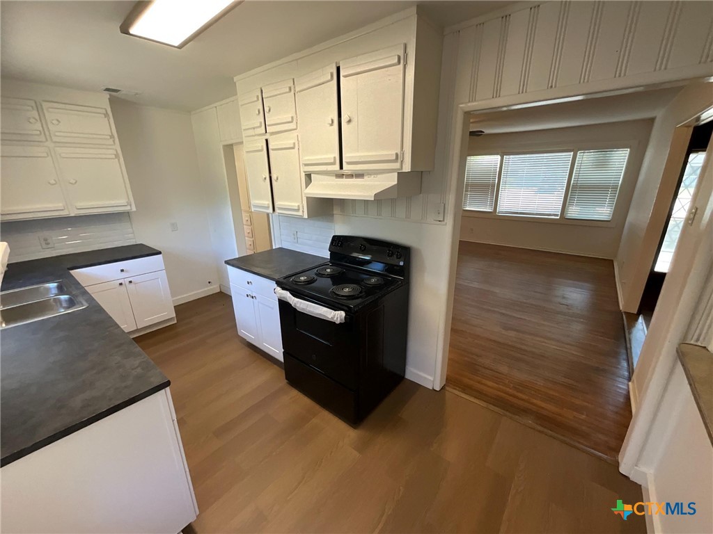 1004 Lawndale Avenue Property Photo 9