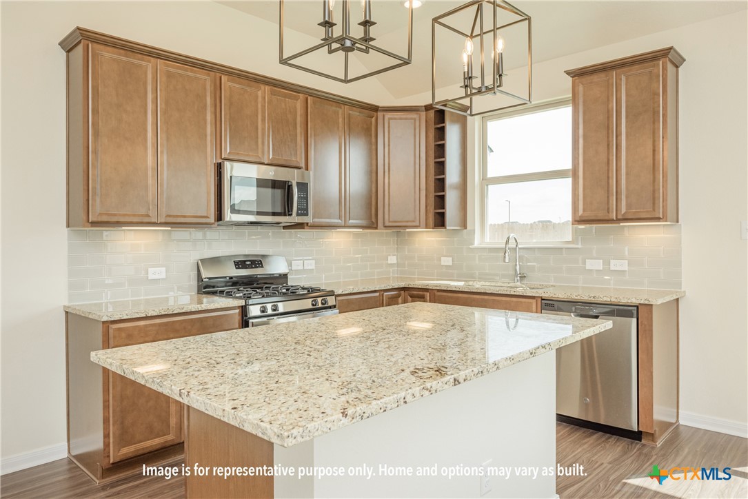 5502 Azura Way Property Photo 6