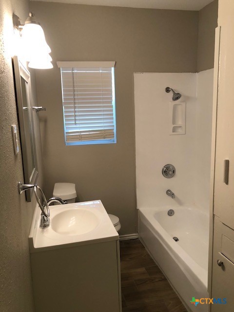 630 E Pine Street Property Photo 6