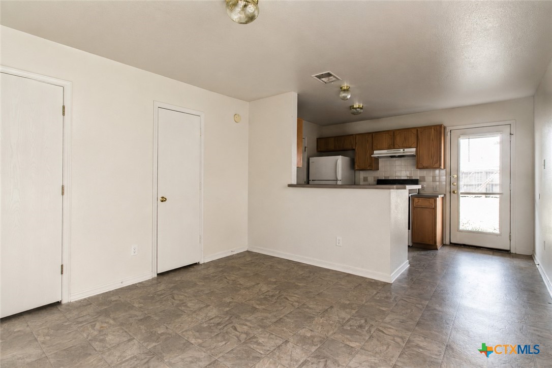 102 E Robin Lane A Property Photo 2