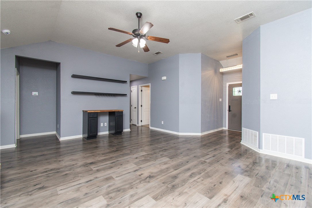 1108 Copper Creek Property Photo 4