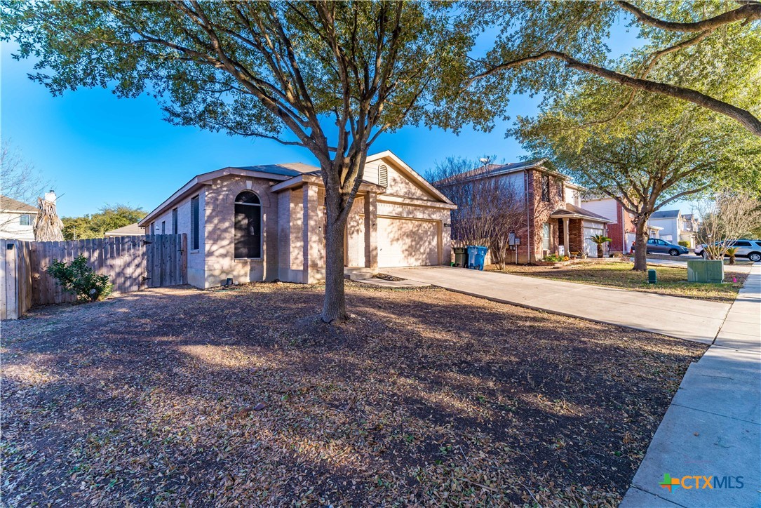 116 Pilot Point Property Photo 2