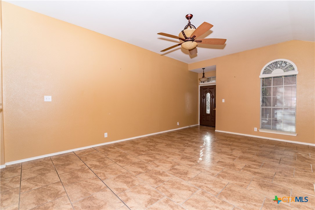 116 Pilot Point Property Photo 6