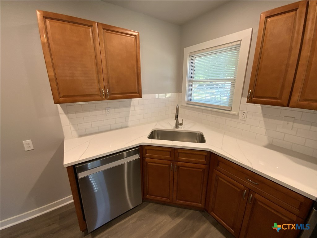 809 E 12th Avenue Property Photo 2
