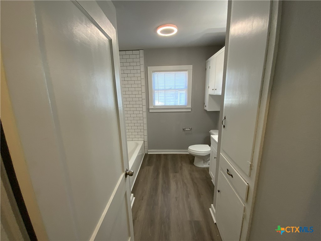 809 E 12th Avenue Property Photo 8