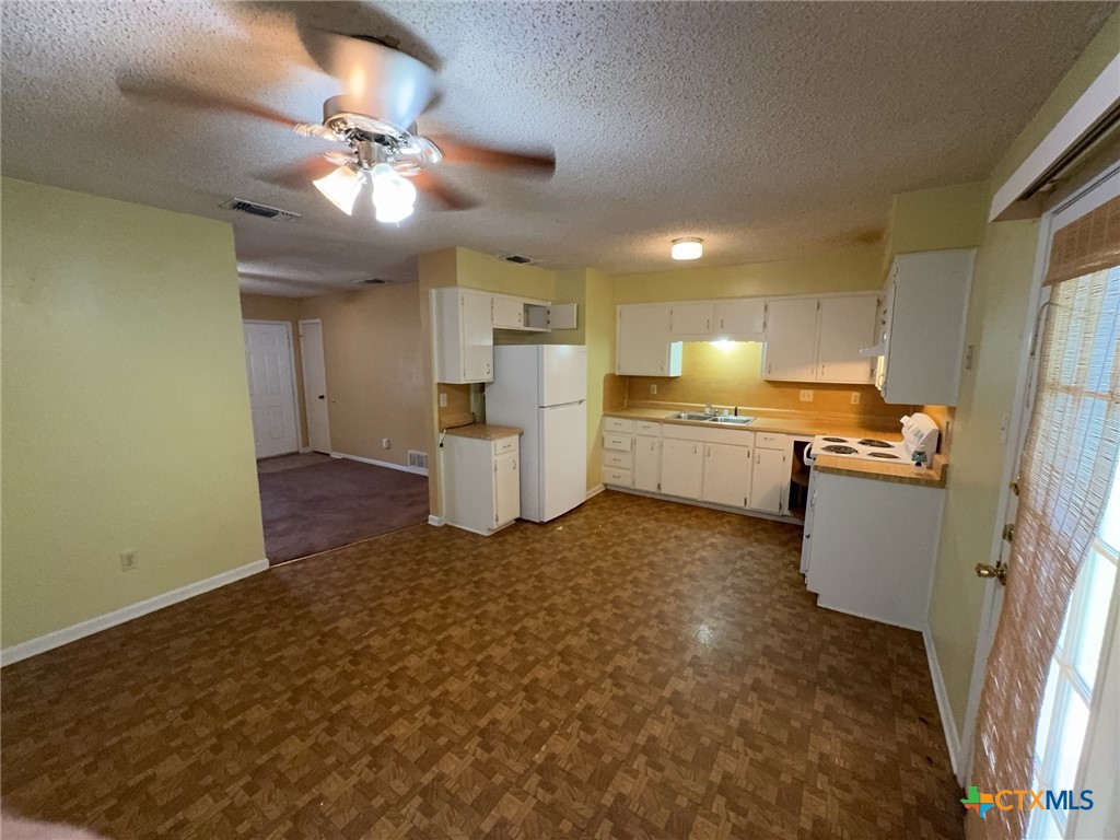 820 Michelle Drive Property Photo 5