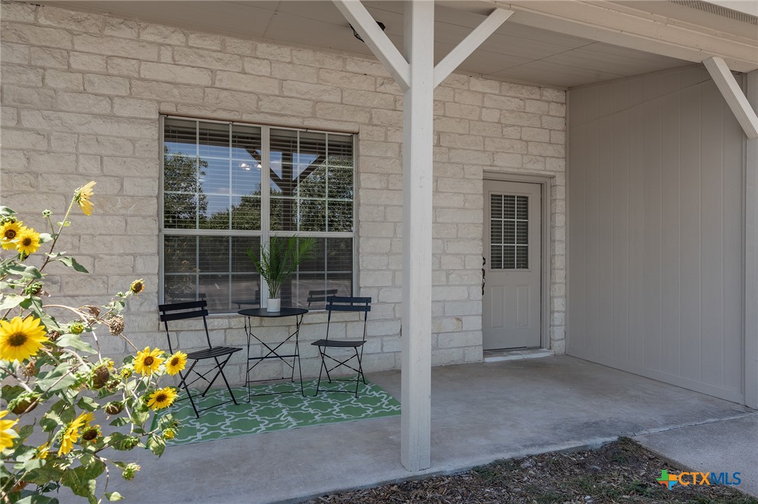 200 Sandstone Drive E & F Property Photo 2