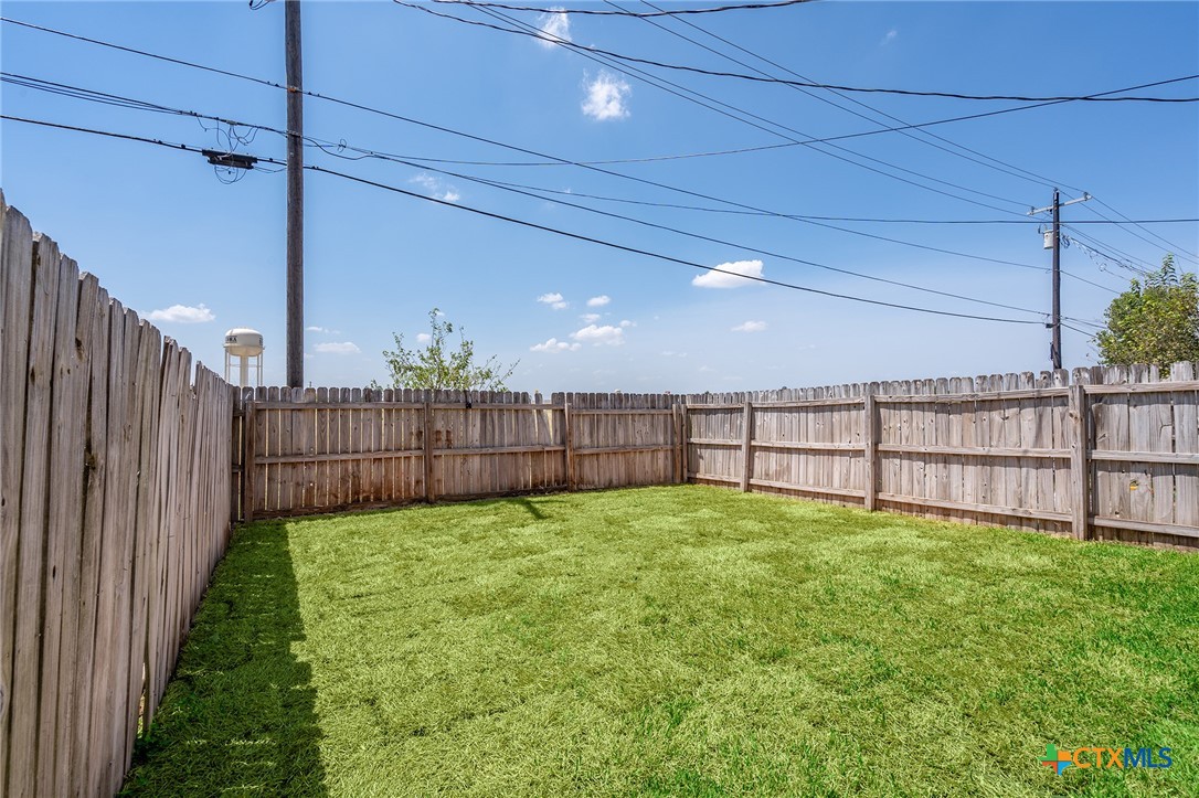 200 Sandstone Drive E & F Property Photo 21