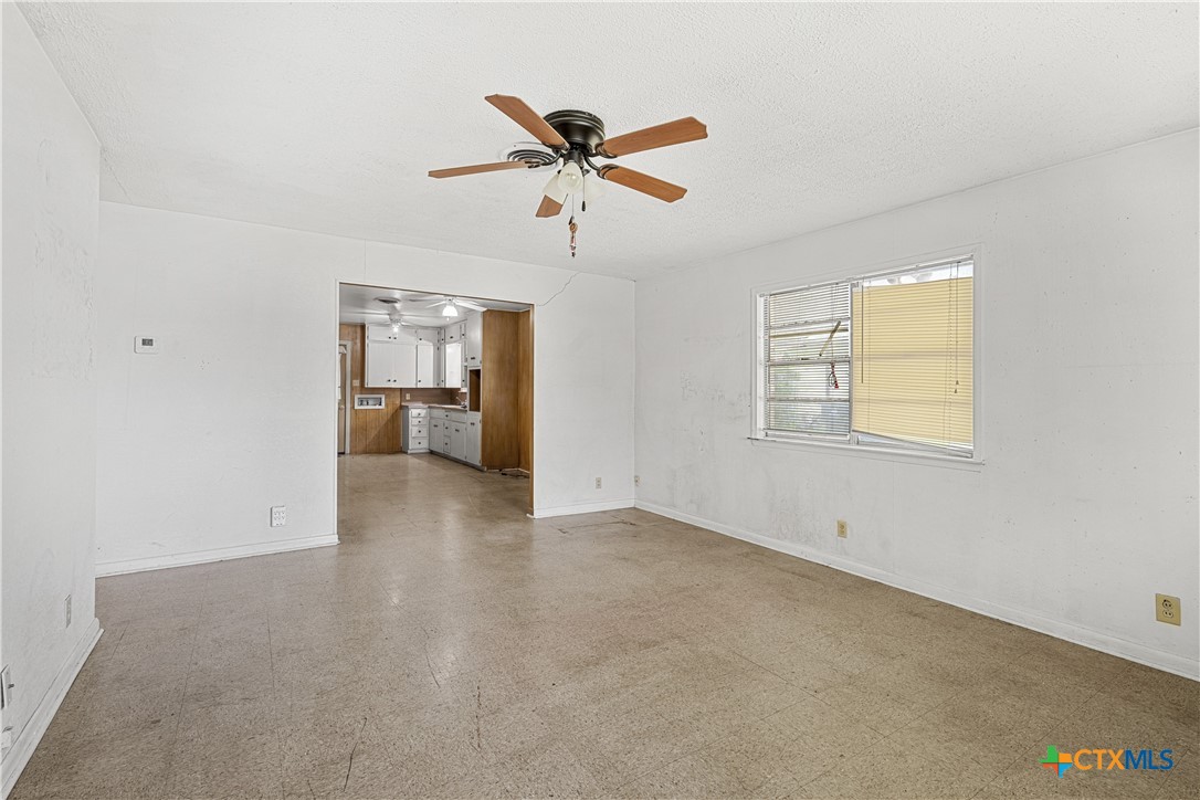2214 S 43rd Street Property Photo 8