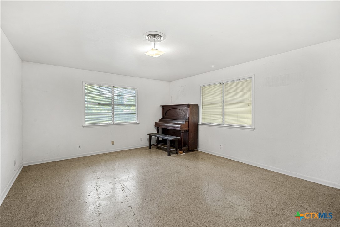 2214 S 43rd Street Property Photo 14