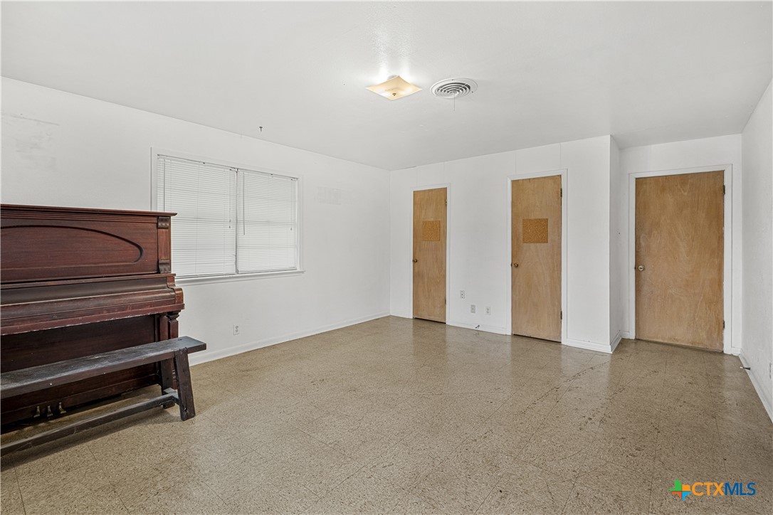 2214 S 43rd Street Property Photo 15