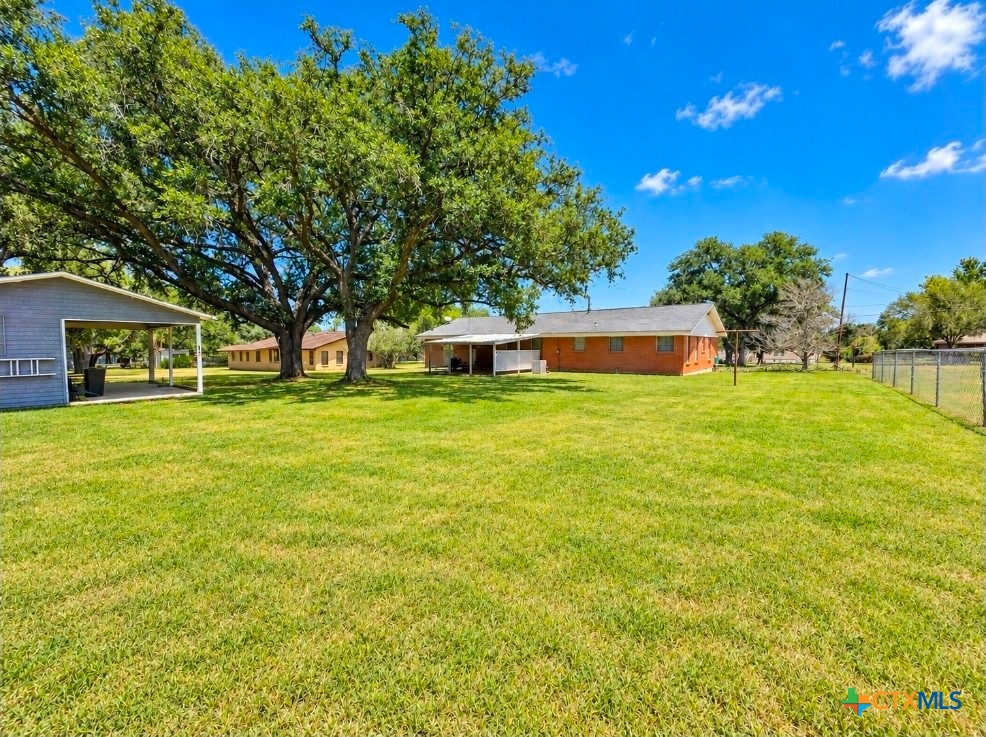 706 N San Patricio Street Property Photo 2